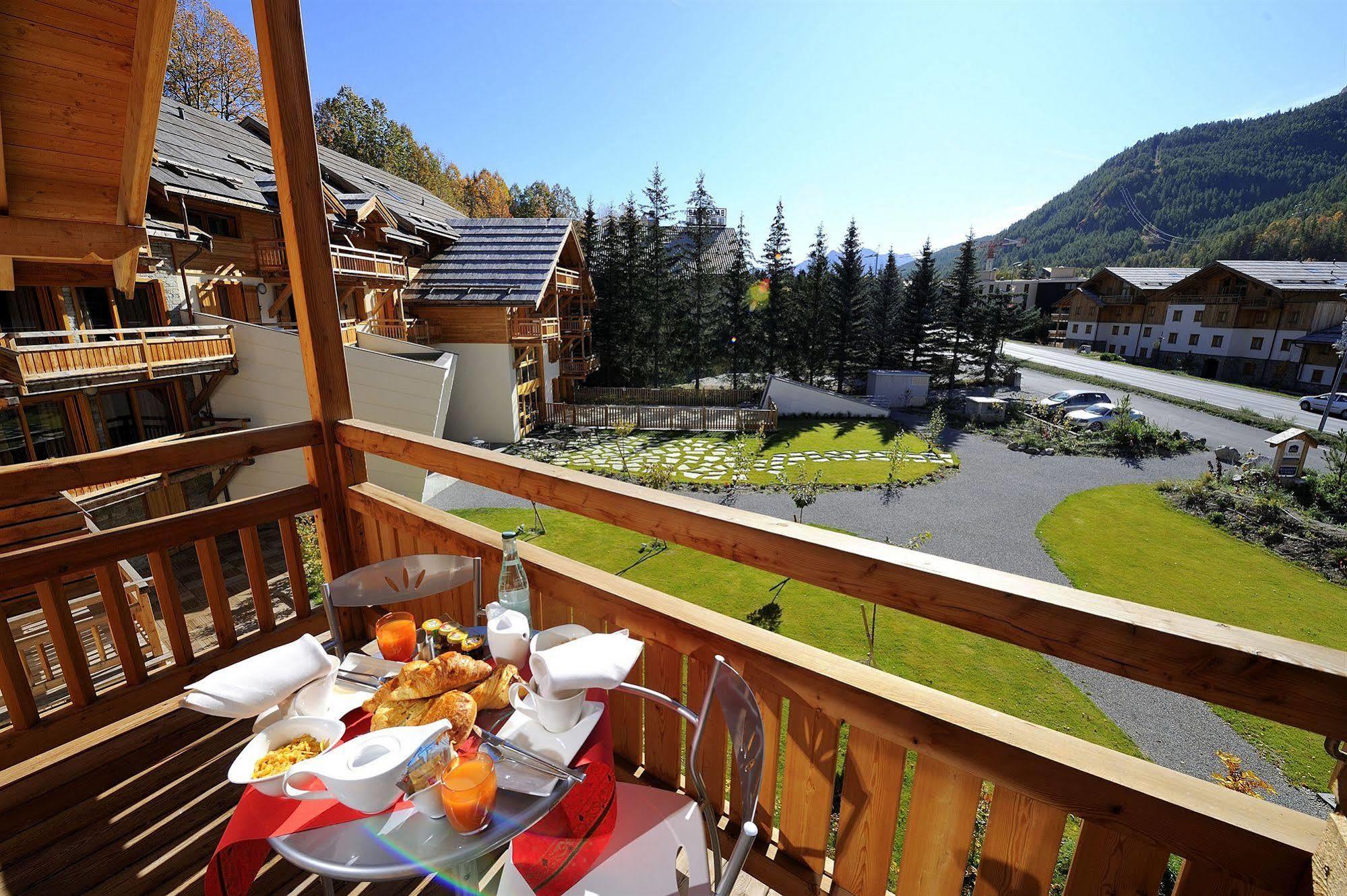 Residence Nemea L'Adret Saint-Chaffrey Exteriör bild